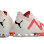 Chuteira Campo Puma Future Ultimate FG Branca e Rosa "Breakthrought Pack"