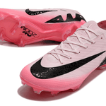 Chuteira Campo Nike Air Zoom Mercurial Vapor 15 Elite FG Rosa e Preto "Mad Brilliance Pack"