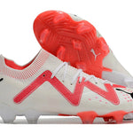 Chuteira Campo Puma Future Ultimate FG Branca e Rosa "Breakthrought Pack"