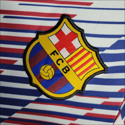 Camiseta de entrenamiento del Barcelona 2023/24 blanca, azul y roja