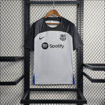 Entrenamiento negro y gris del Barcelona 2023/24