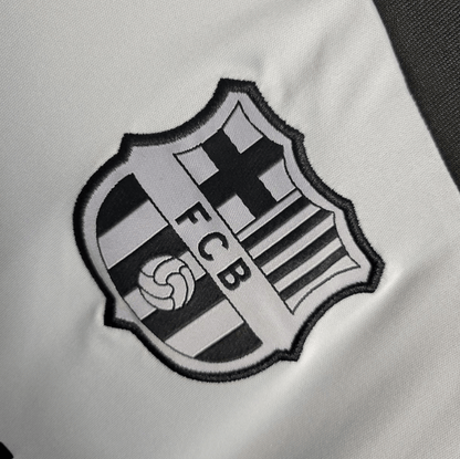 Camiseta de entrenamiento del Barcelona 2023/24 negra y gris