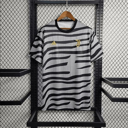 Camiseta de entrenamiento en blanco y negro de la Juventus 2023/24