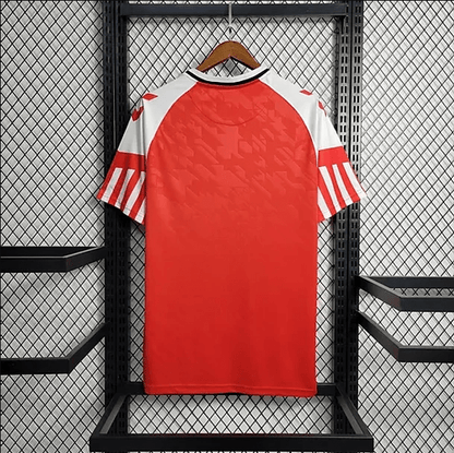 Camiseta local de Dinamarca 2022