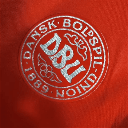 Camiseta local de Dinamarca 2022