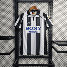 Camiseta local de la Juventus 1997/98