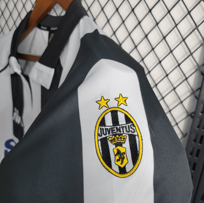 Camiseta local de la Juventus 1997/98