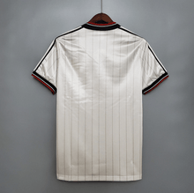 Camiseta de visitante del Manchester United 1983