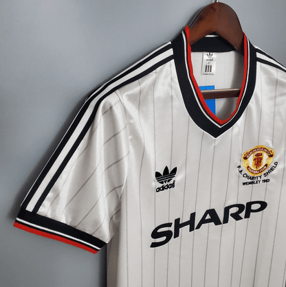 Camiseta de visitante del Manchester United 1983