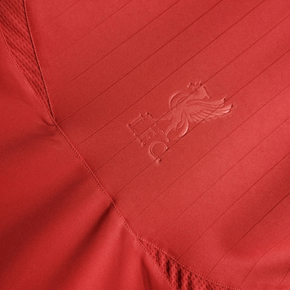 Camiseta local del Liverpool 06/07
