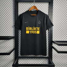 Camiseta local del Galatasaray 2023/24