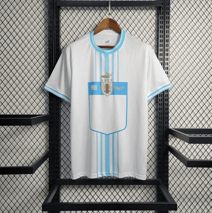 Camiseta de visitante de la selección uruguaya 2022