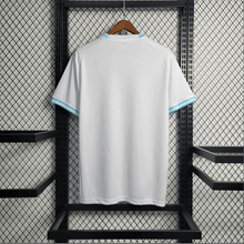 Camiseta de visitante de la selección uruguaya 2022