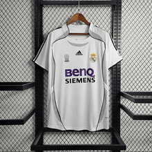 Camiseta local del Real Madrid 06/07