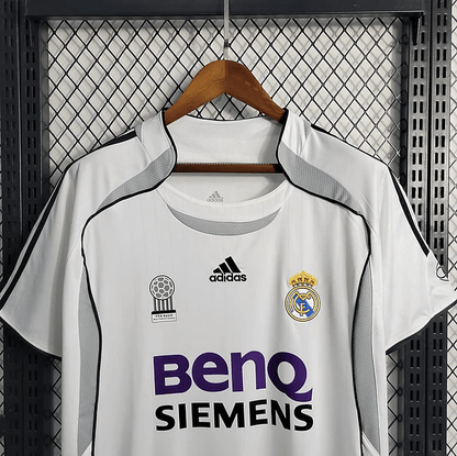 Camiseta local del Real Madrid 06/07