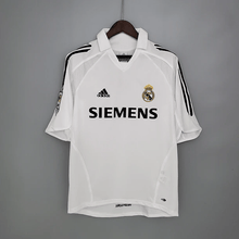 Camiseta local del Real Madrid 05/06