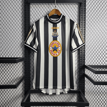 Camiseta local del Newcastle 95/97