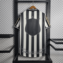 Camiseta local del Newcastle 95/97