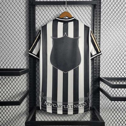 Camiseta local del Newcastle 95/97