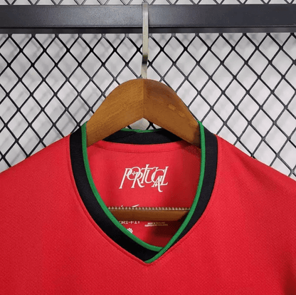 Camiseta local de Portugal 2024