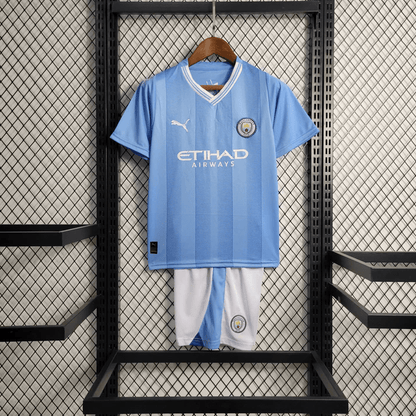 Kit local para niños del Manchester City 23/24