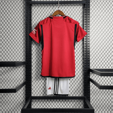 Kit local para niños del Manchester United 23/24