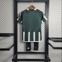 Kit infantil del Manchester United 23/24