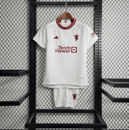 Kit infantil del Manchester United 23/24
