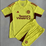 Kit infantil del Manchester United 23/24