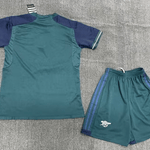 Kit infantil del Arsenal 23/24