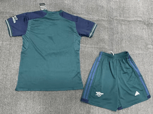 Kit infantil del Arsenal 23/24