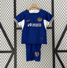 Kit local infantil del Chelsea 23/24