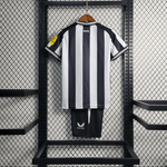 Kit local infantil del Newcastle 23/24