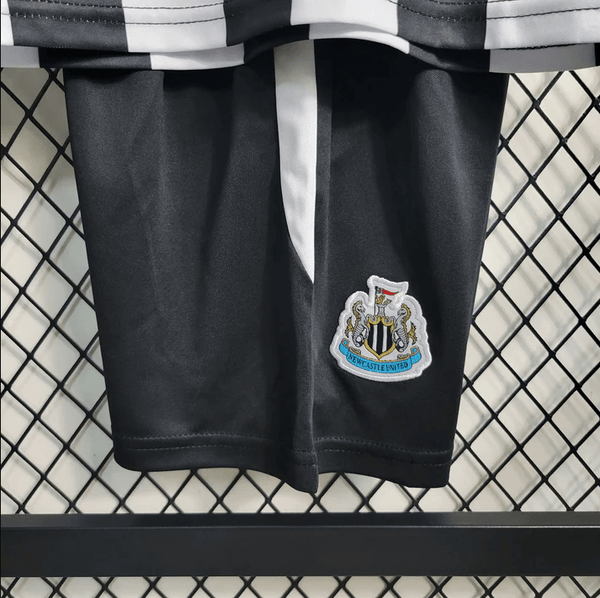 Kit local infantil del Newcastle 23/24