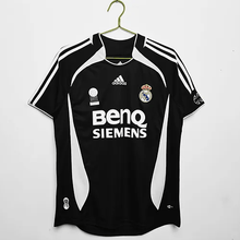Camiseta visitante del Real Madrid 06/07