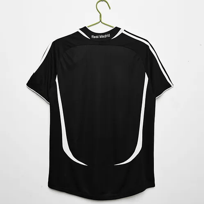 Camiseta visitante del Real Madrid 06/07
