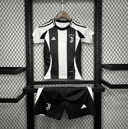 Kit local para niños de la Juventus 24/25