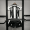 Kit local infantil de la Juventus 2024/25