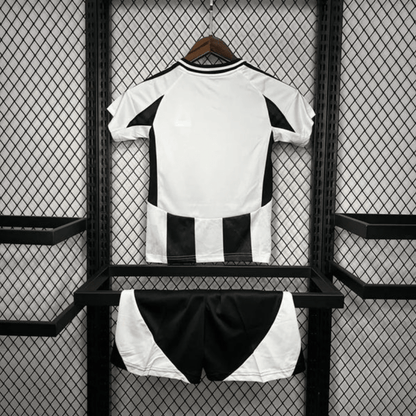 Kit local para niños de la Juventus 24/25
