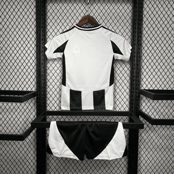 Kit local infantil de la Juventus 2024/25