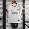 Kit infantil del Liverpool 23/24