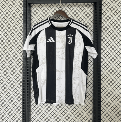 Camiseta local de la Juventus 24/25
