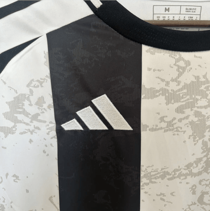 Camiseta local de la Juventus 24/25
