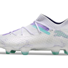 Chuteira Campo Puma Future 7 FG Branca, Verde e Roxo "Brilliance Pack"