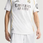 Kit infantil del Real Madrid 2025/26
