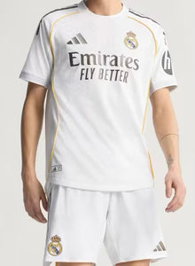 Kit infantil del Real Madrid 2025/26