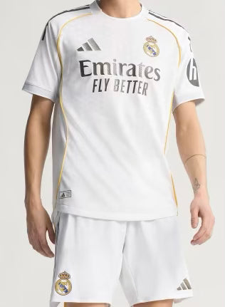 Kit infantil del Real Madrid 2025/26