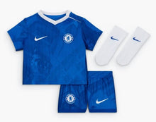 Kit infantil del Chelsea 2025/26