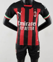 Kit infantil del AC Milan 2024/25