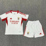 Kit blanco del Benfica 2025/26